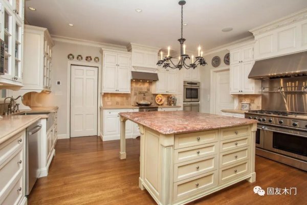 整木定制好，還是木工打制的家具好呢？