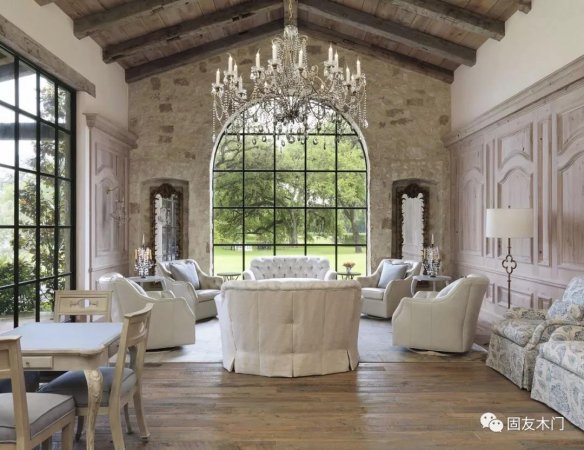 純原木護(hù)墻包裹著的完美生活